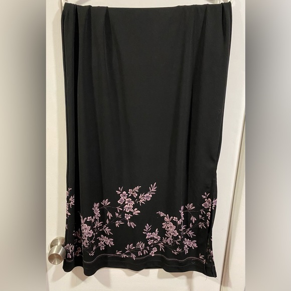 Cherokee Women’s Long Black Skirt - Picture 1 of 6